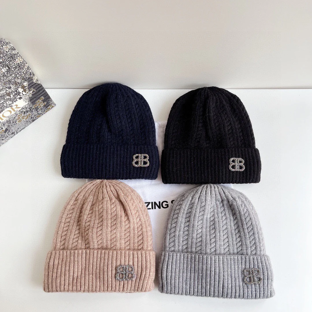 Вязаная шапка Balenciaga