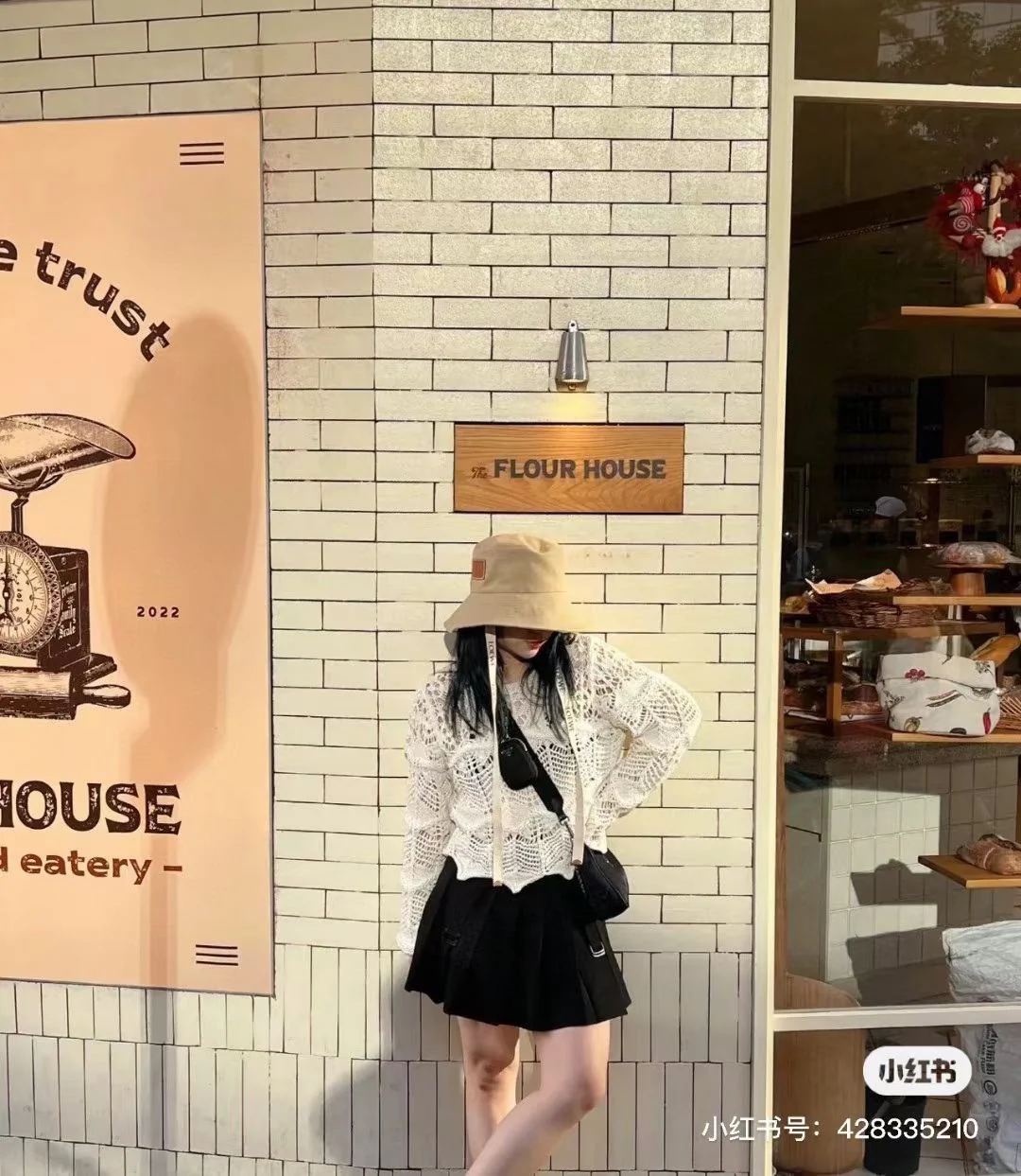 LOEWE - Стильная солнцезащитная шляпа с кожаным узором - зеленая