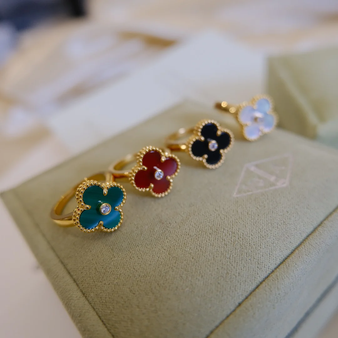 Ван Век - Кольцо 072