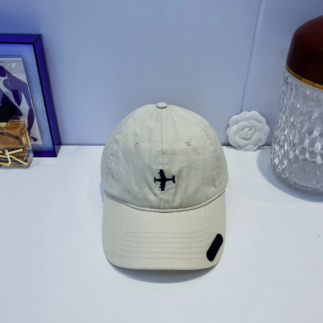 Новинка 2022 года от Chanel - кепка-?утиный клюв? - 6