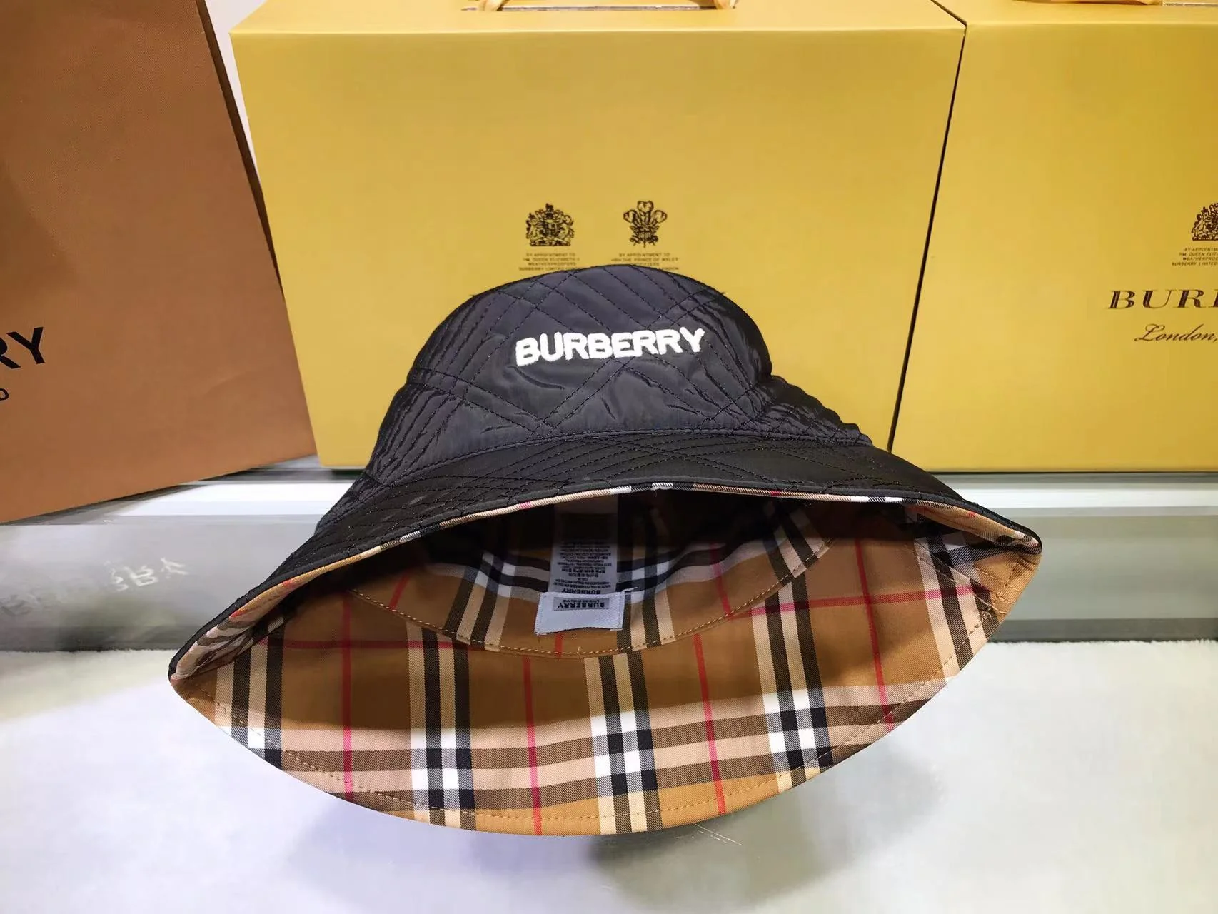Двусторонняя панама Burberry