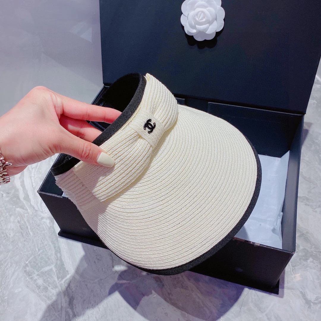 Chanel - Соломенная шляпа с бантом