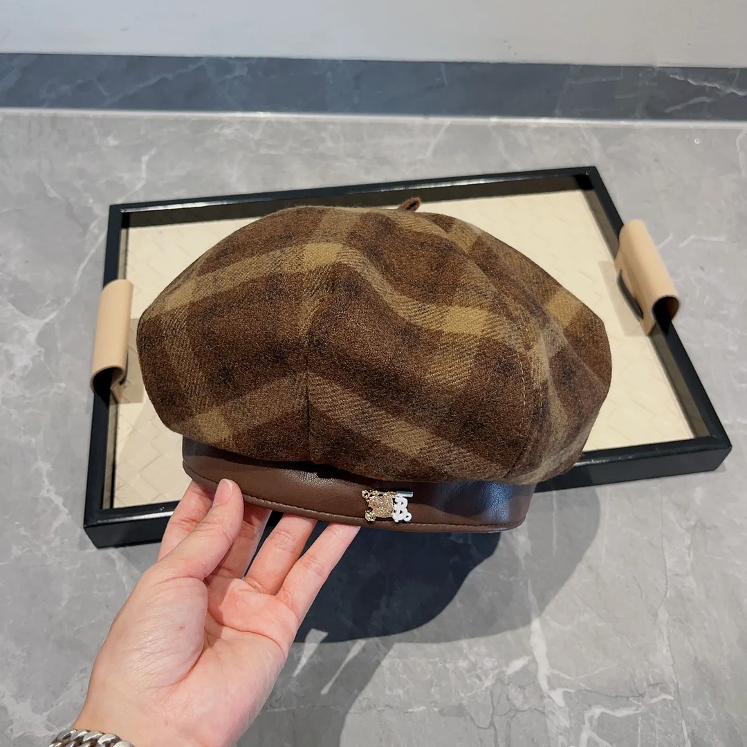 Восьмиугольный клетчатый берет Burberry - коричневый