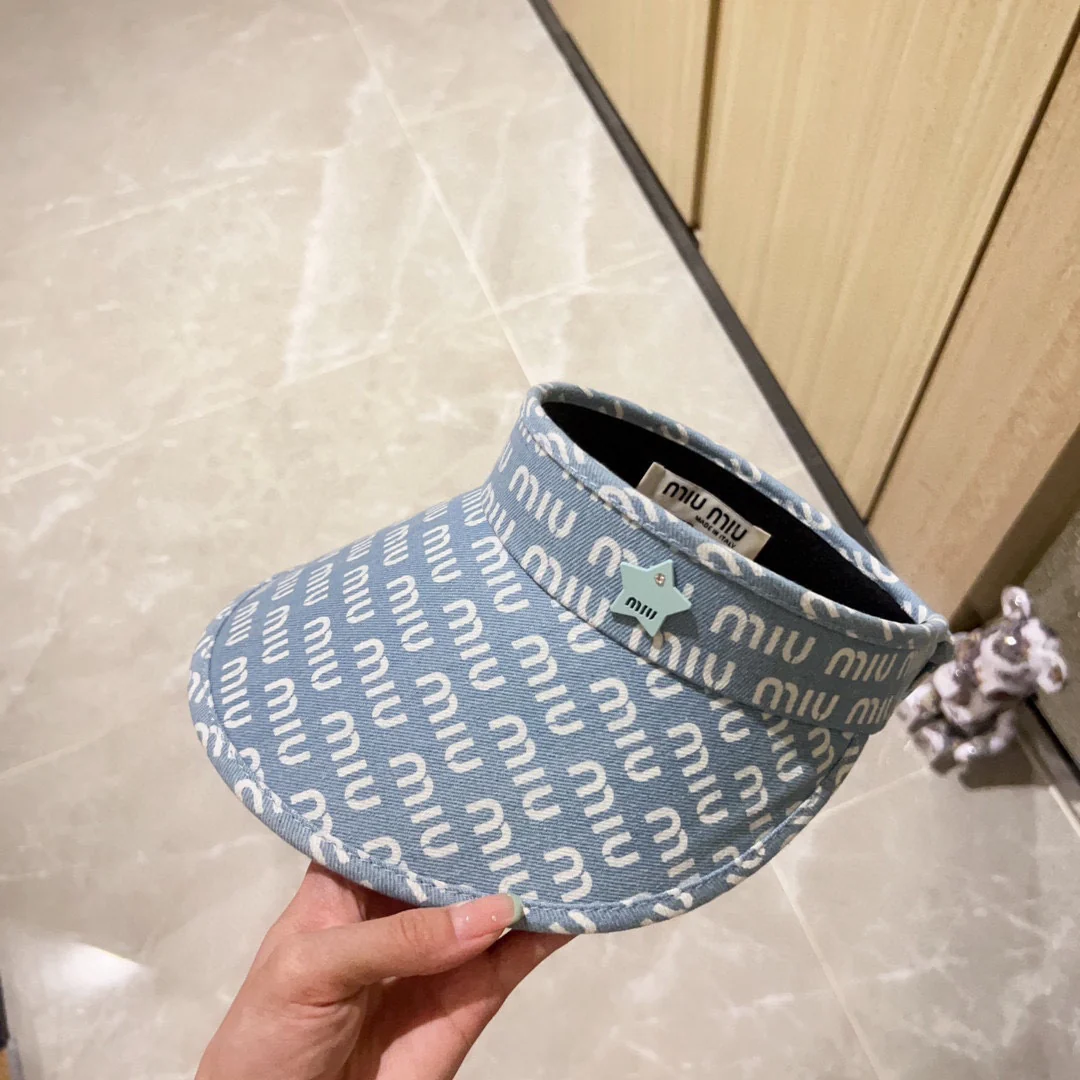 Новинка лета 2023 от Miu Miu - Кепка-козырек - Солнцезащитная шляпа - Светло-голубая