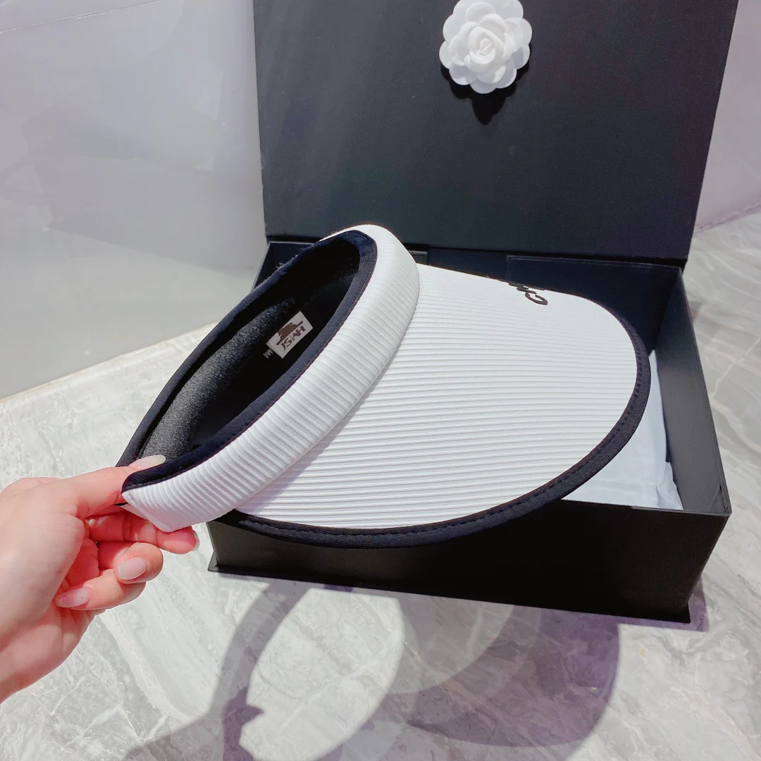 Солнцезащитная шляпа Chanel с открытым верхом - 6