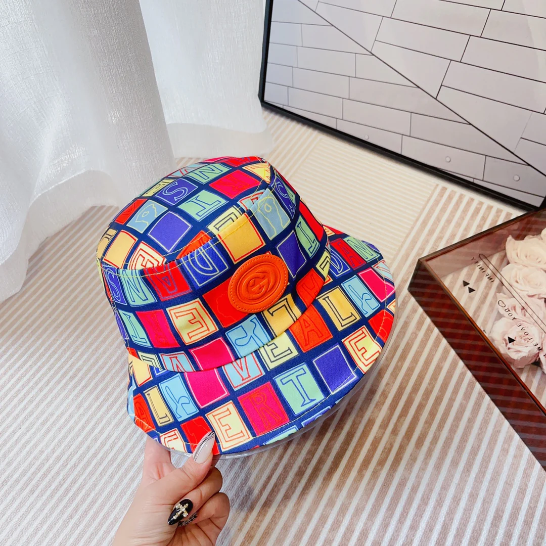 Новинка сезона весна/лето 2023 от Gucci - Панама - Цветная версия