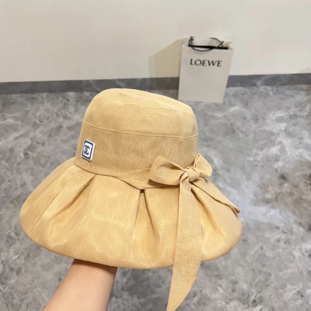 Новая широкополая льняная рыбацкая шляпа Chanel 2024 года с галстуком - цвет хаки.