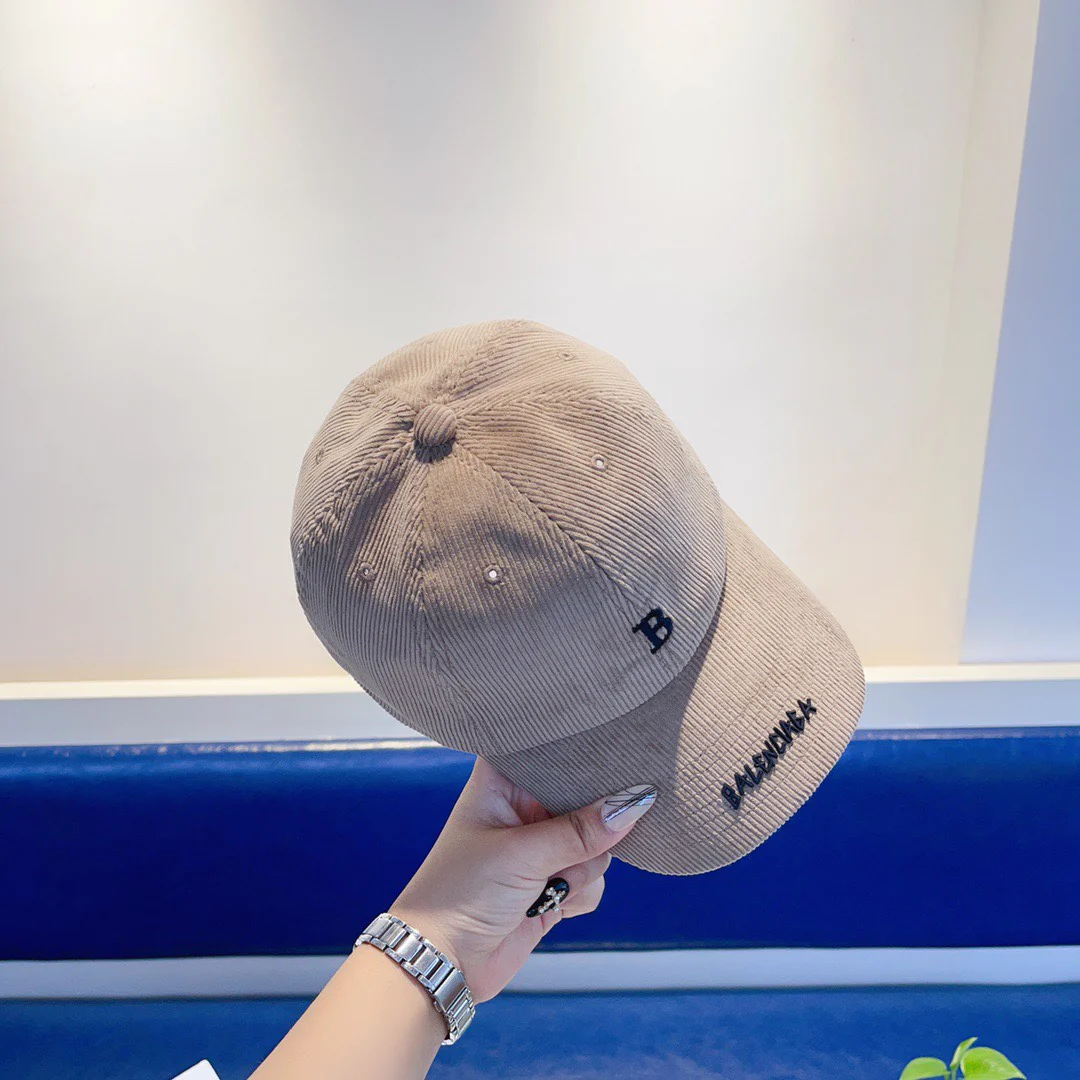 Бейсболка Balenciaga из вельвета