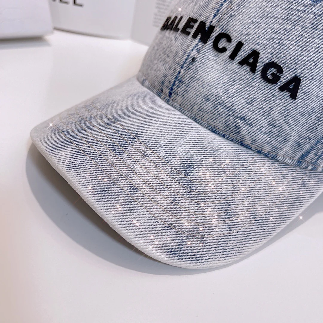 Balenciaga - Бейсболка из выстиранного денима - 1