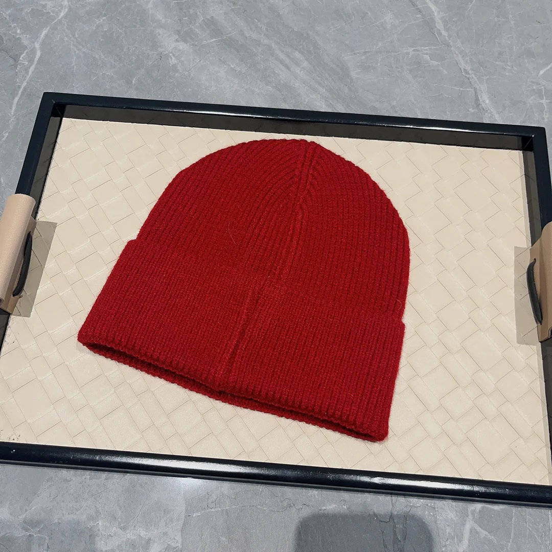 Burberry - Новая простая вязаная шапка-бини для осенне-зимнего сезона - красная