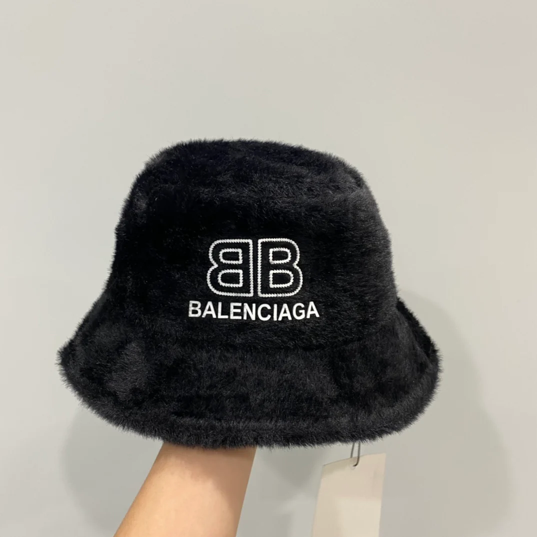 Balenciaga - Рыбацкая шапка из норки - Черная