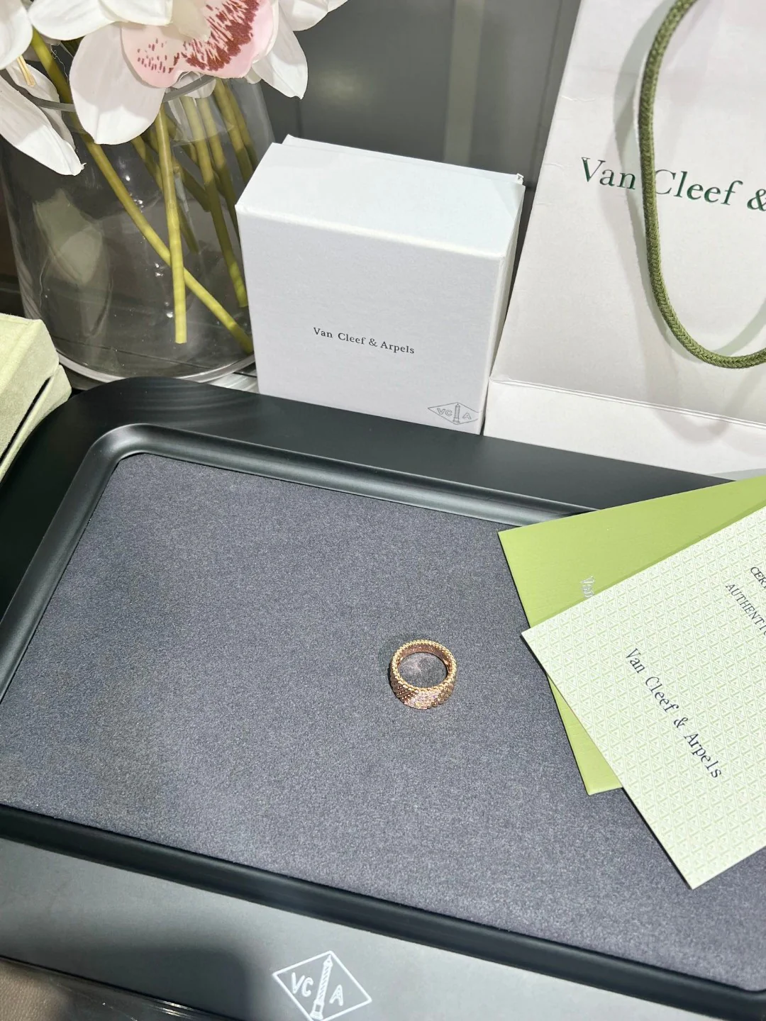 Ван Век - Кольцо 027