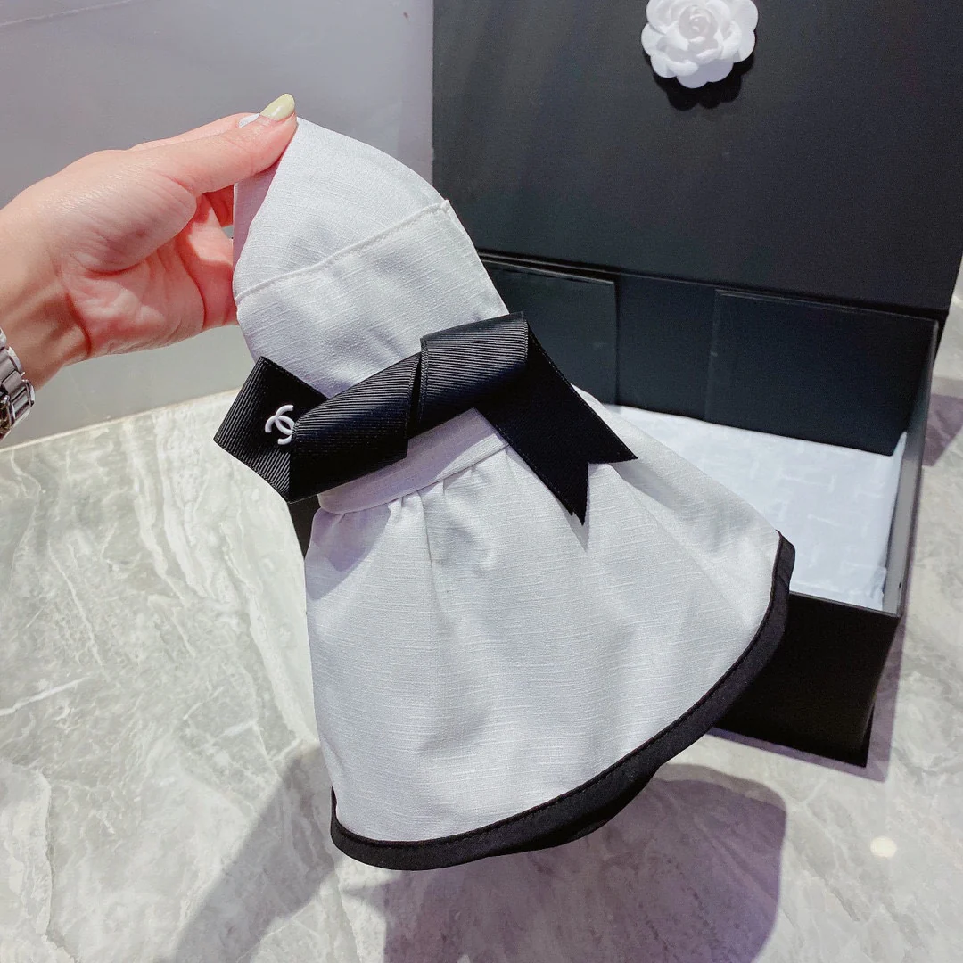 Солнцезащитная шляпа Chanel из ткани, устойчивой к УФ-излучению. Складная широкополая шляпа от солнца.