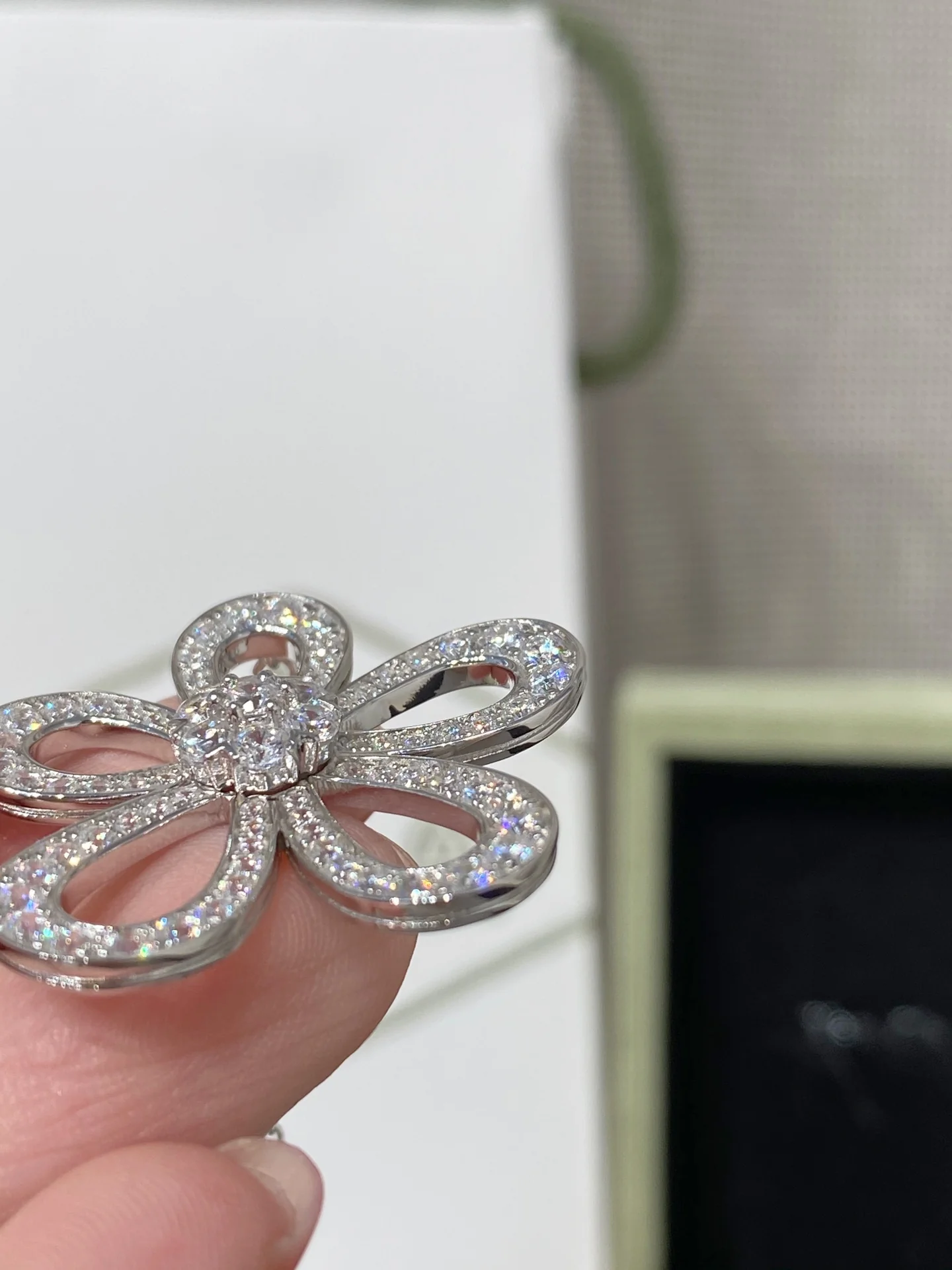 Van Vuitton - Колье 132