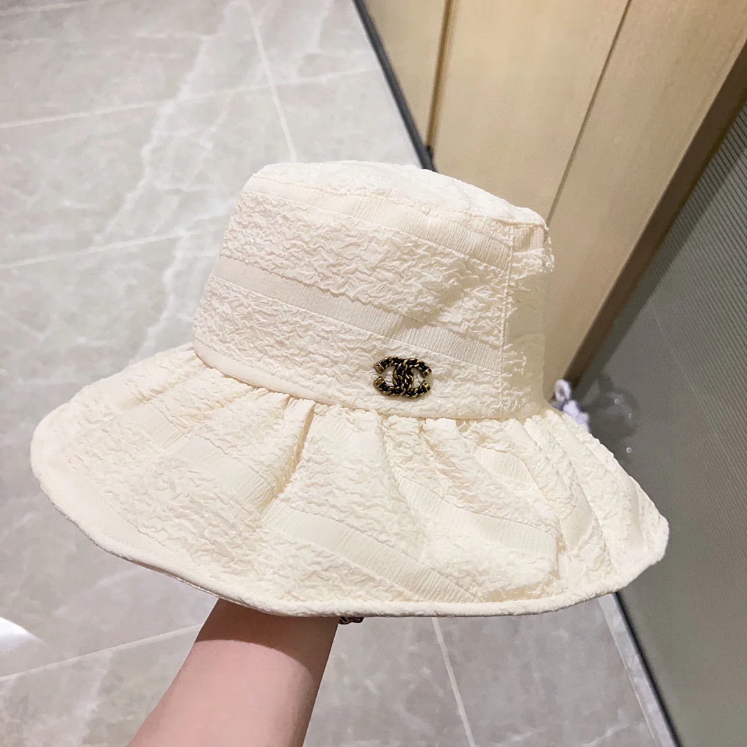 Новинка сезона весна/лето 2023 от Chanel - Мятая рыбацкая шляпа - Абрикосовый цвет