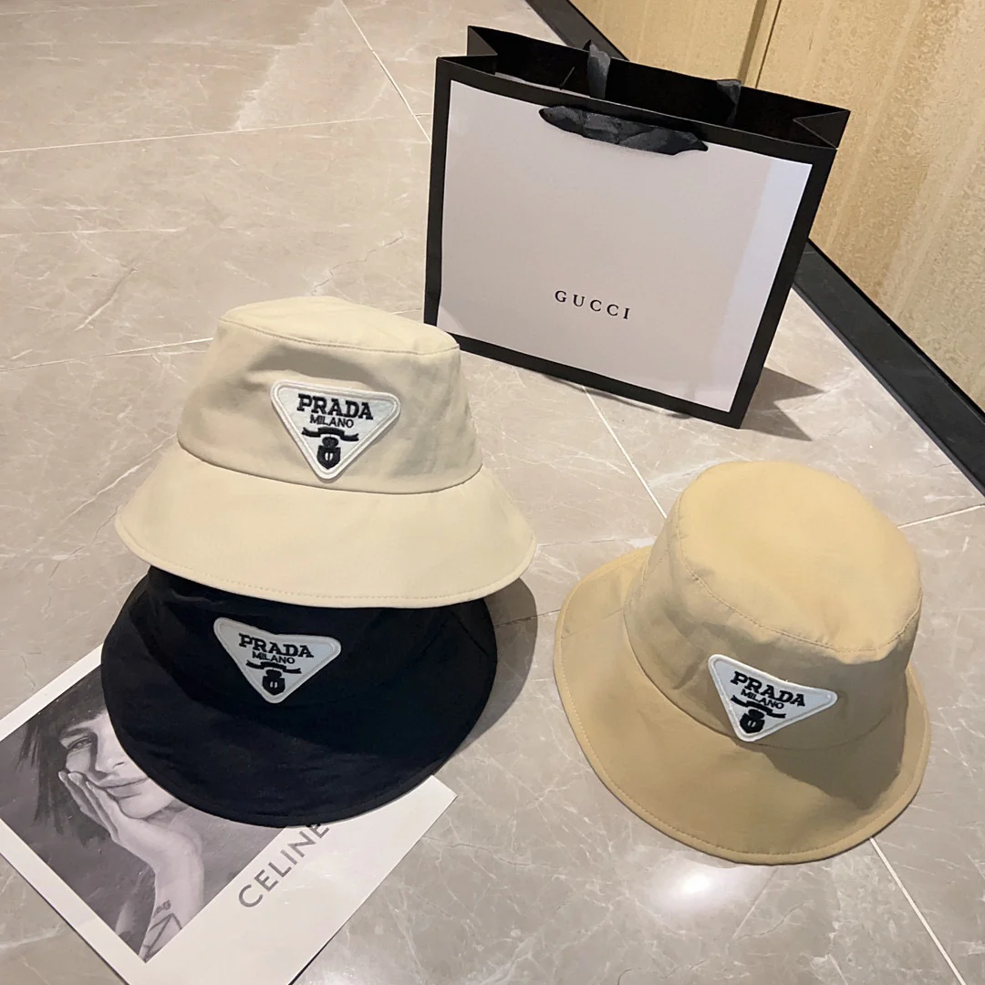 Новинка сезона весна/лето 2023 от Prada - Панама - Белая