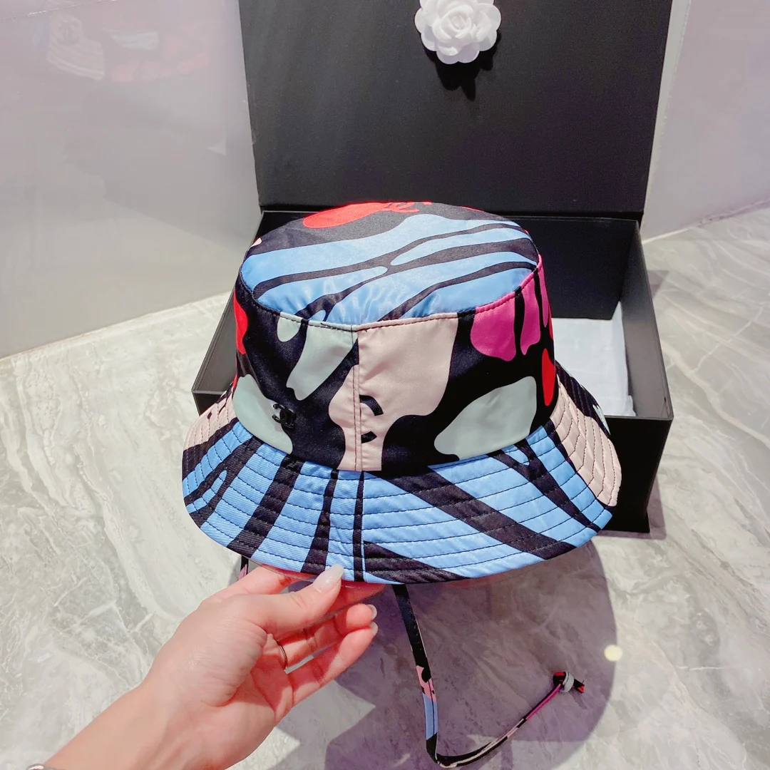 Chanel - Новая рыбацкая шляпа с граффити