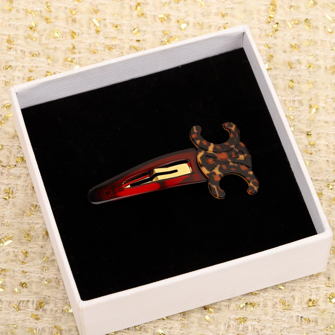 Заколка для волос Chanel 008