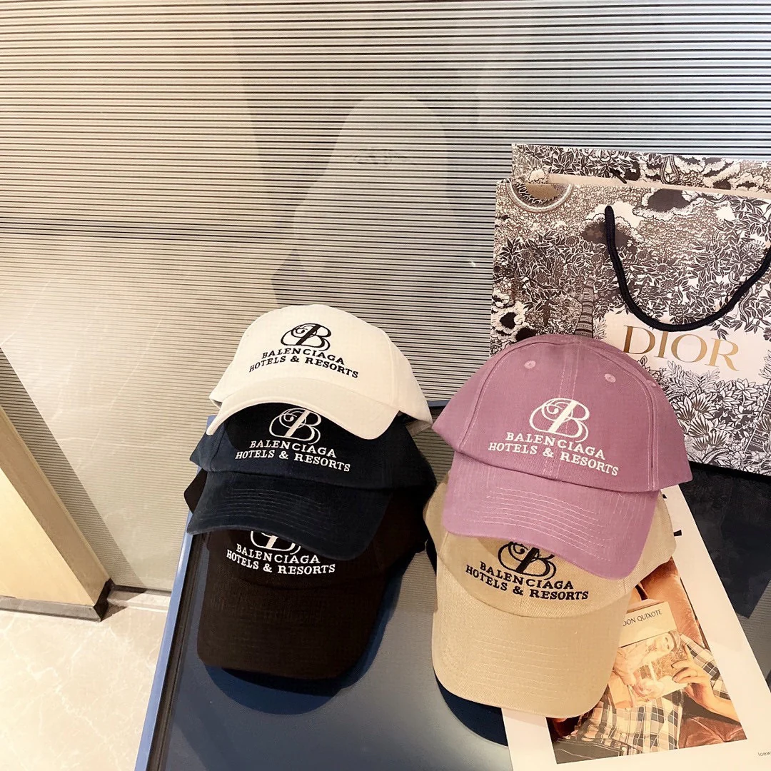 Balenciaga - Минималистичная бейсболка - 1