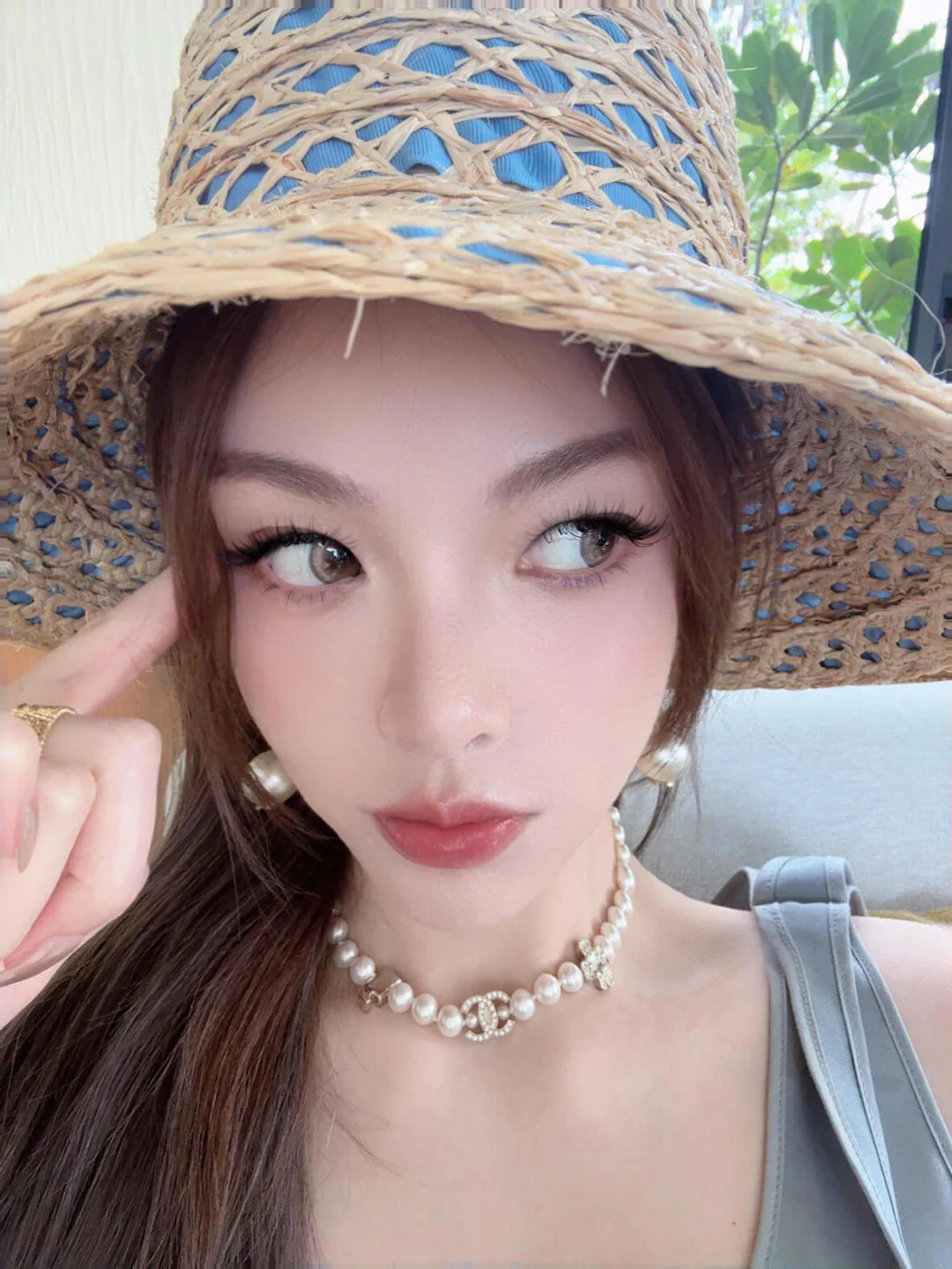 Флакон духов Chanel за 25 пенсов, четырехлистный клевер, жемчужное ожерелье с двойной буквой С - чокер