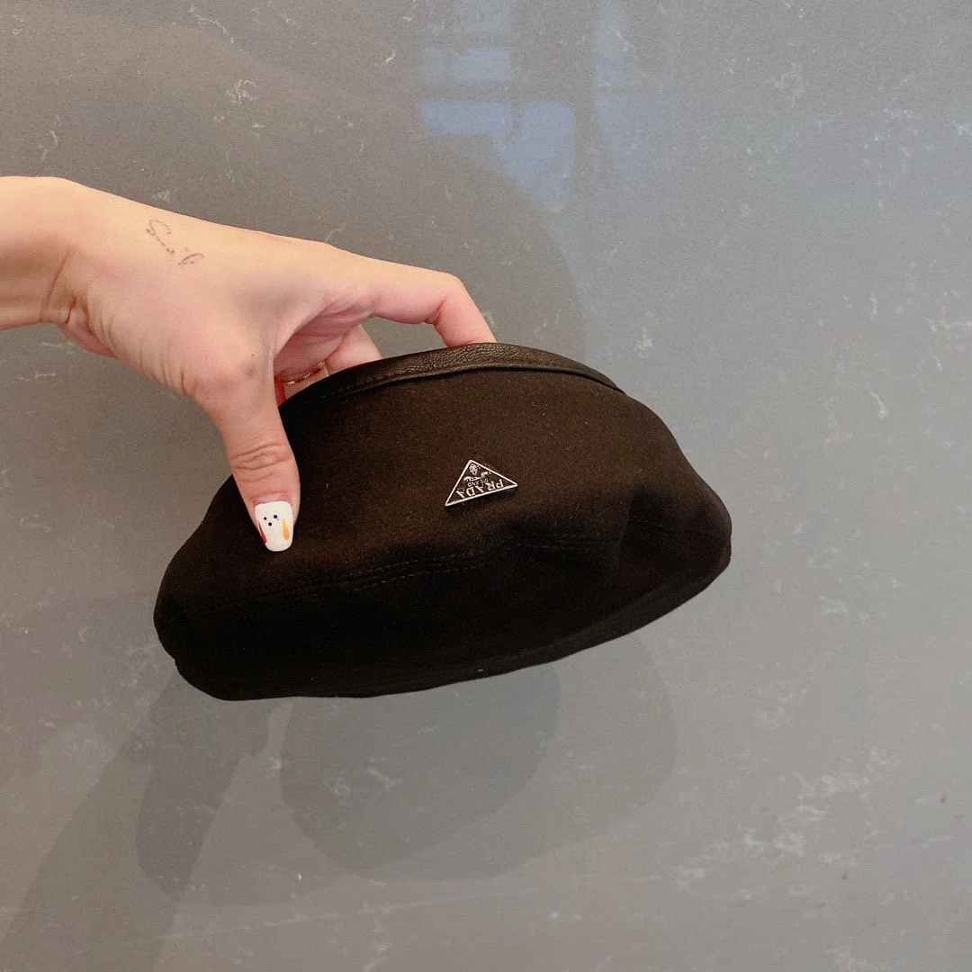 Шерстяной берет Prada - черный - 2