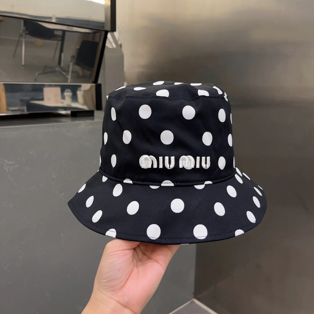 Miu Miu - Рыбацкая шляпа в горошек - Черная