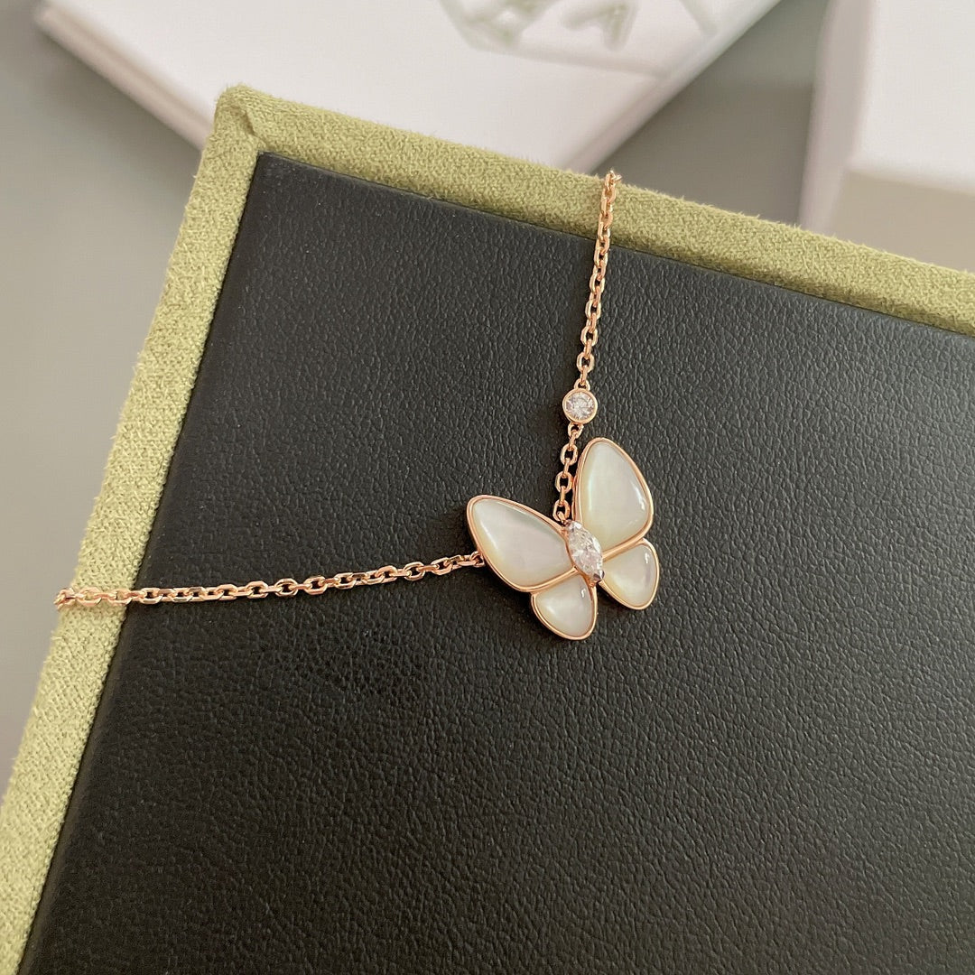 Van Vuitton - Колье 024