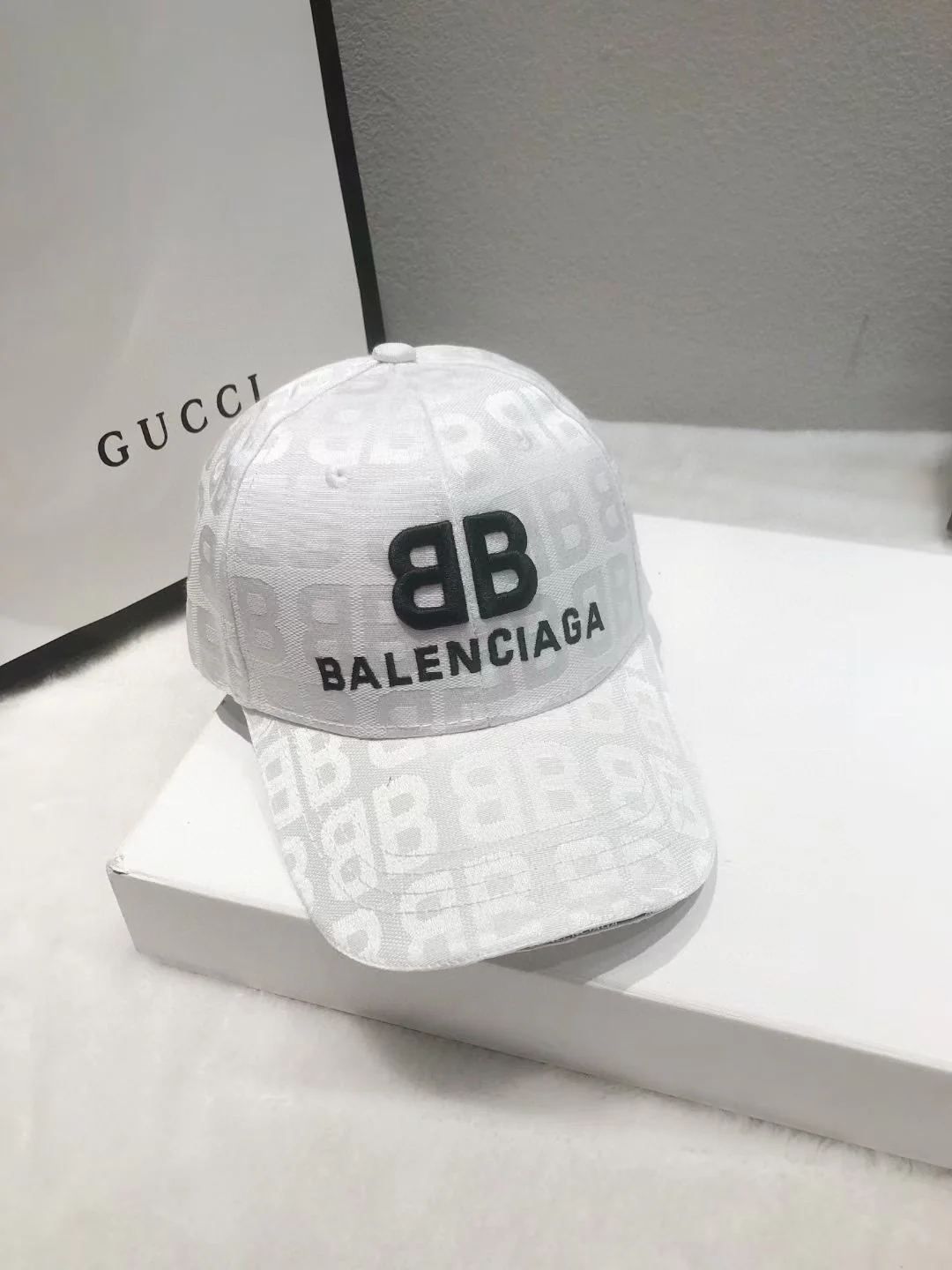 Бейсболка Balenciaga с вышивкой - 2