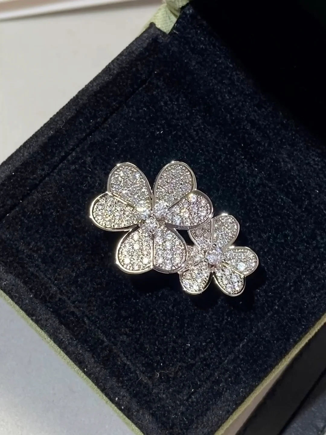 Ван дер Веч - Кольцо 057-1