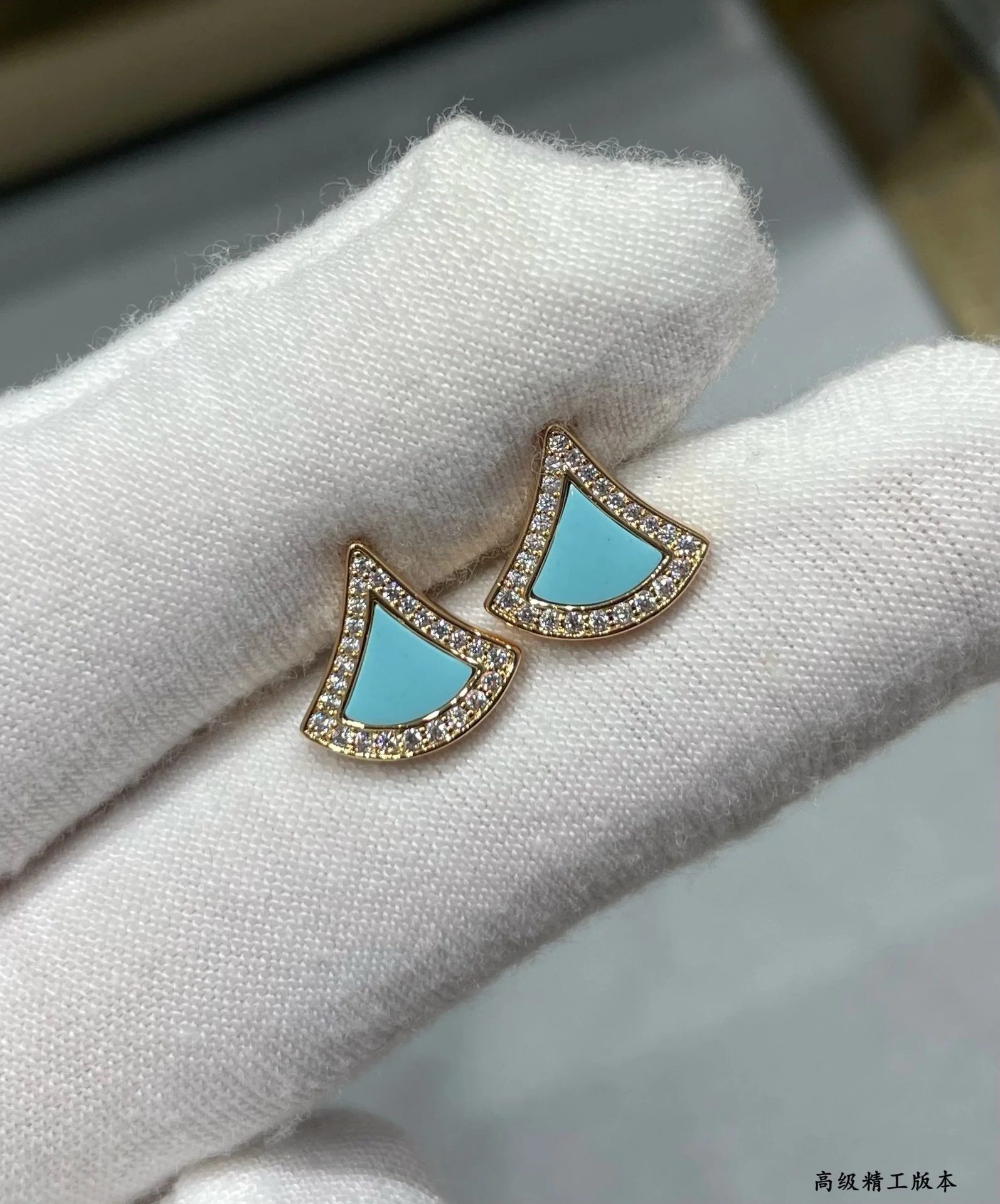 Серьги Bvlgari 012