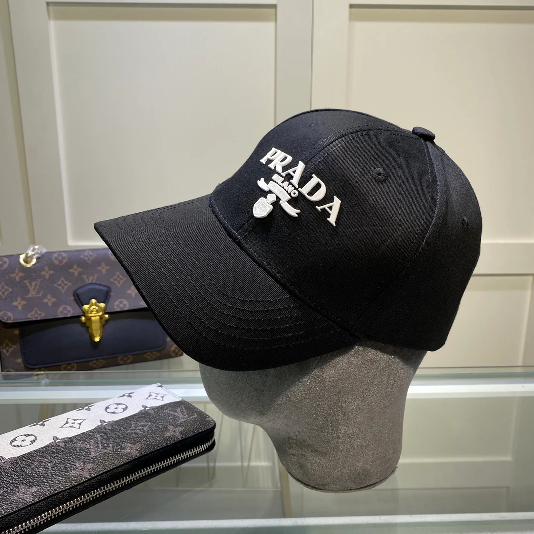 Классическая бейсболка Prada - 1