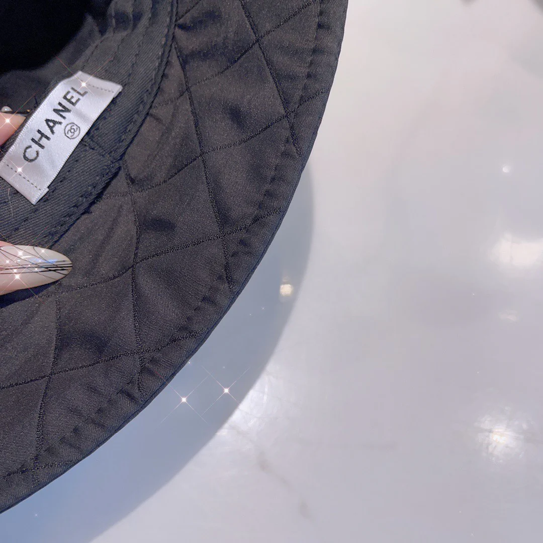 Chanel - Рыбацкая шляпа с ромбовидным узором