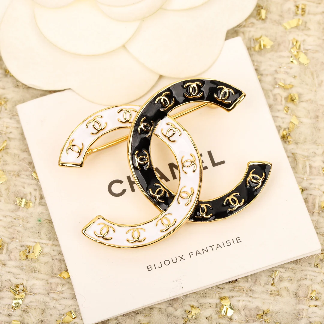 Брошь Chanel 156