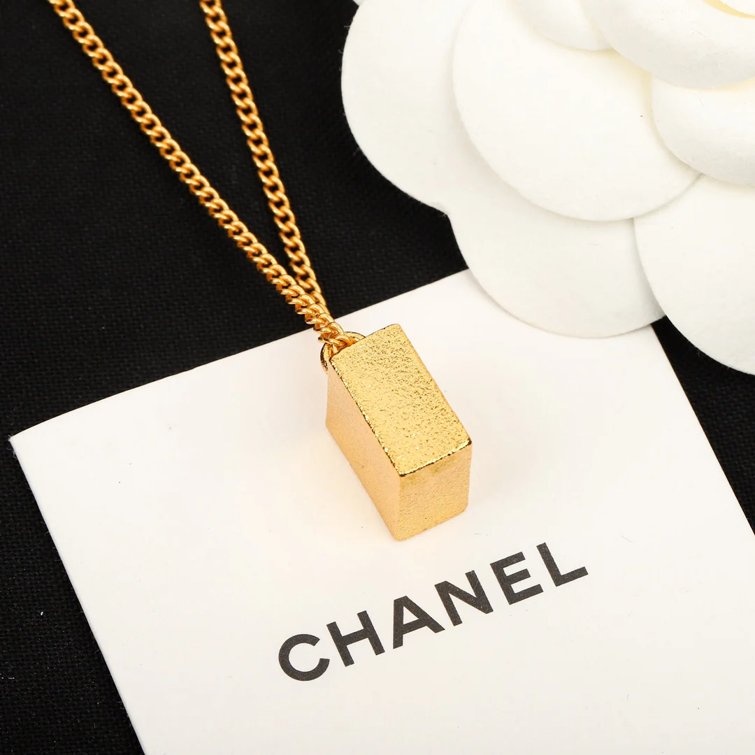 Chanel - Колье 382