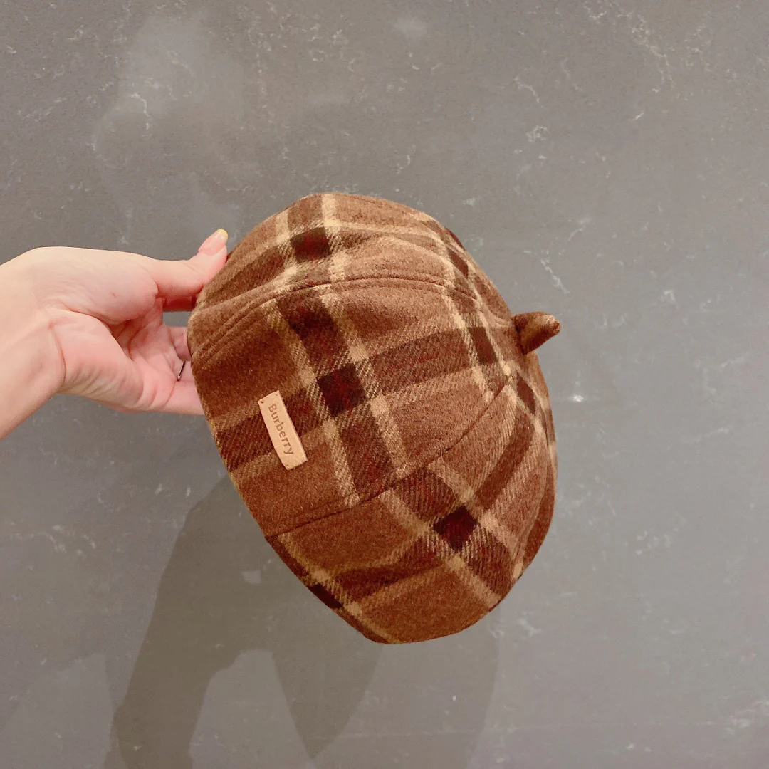 Берет в клетку Burberry - коричневый