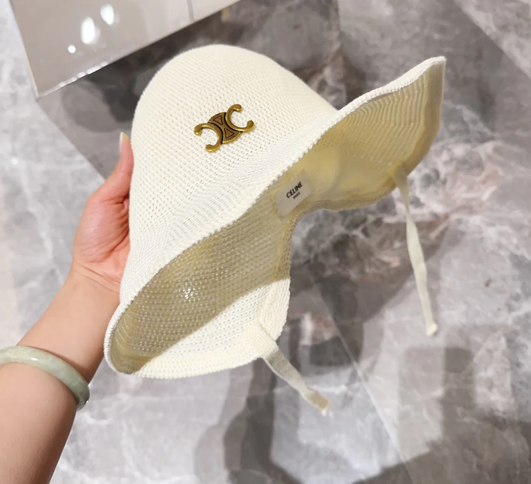 Новая простая плетеная панама Celine весна/лето, белая.