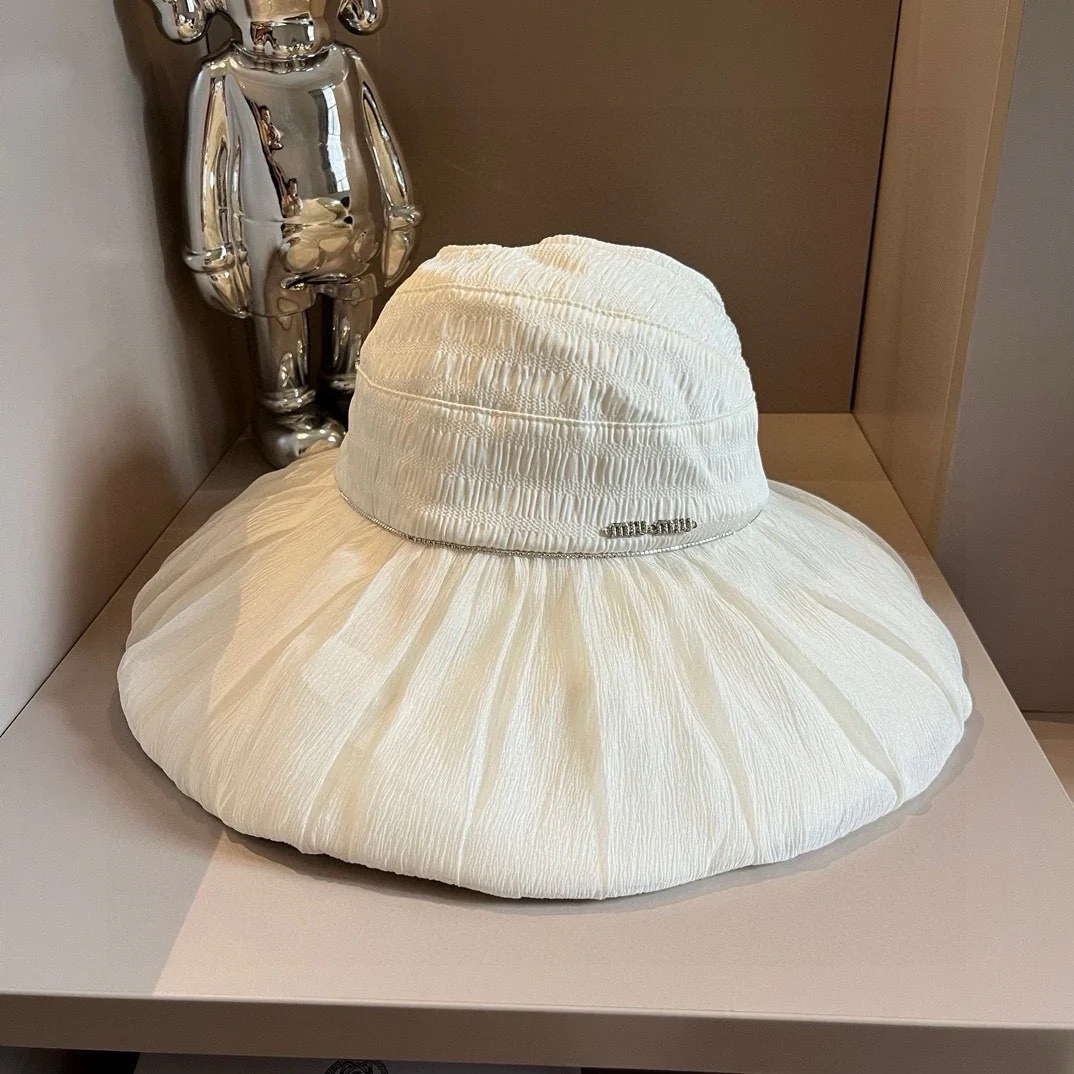 Miu Miu - Новая элегантная рыбацкая шляпа 2024 года - белая