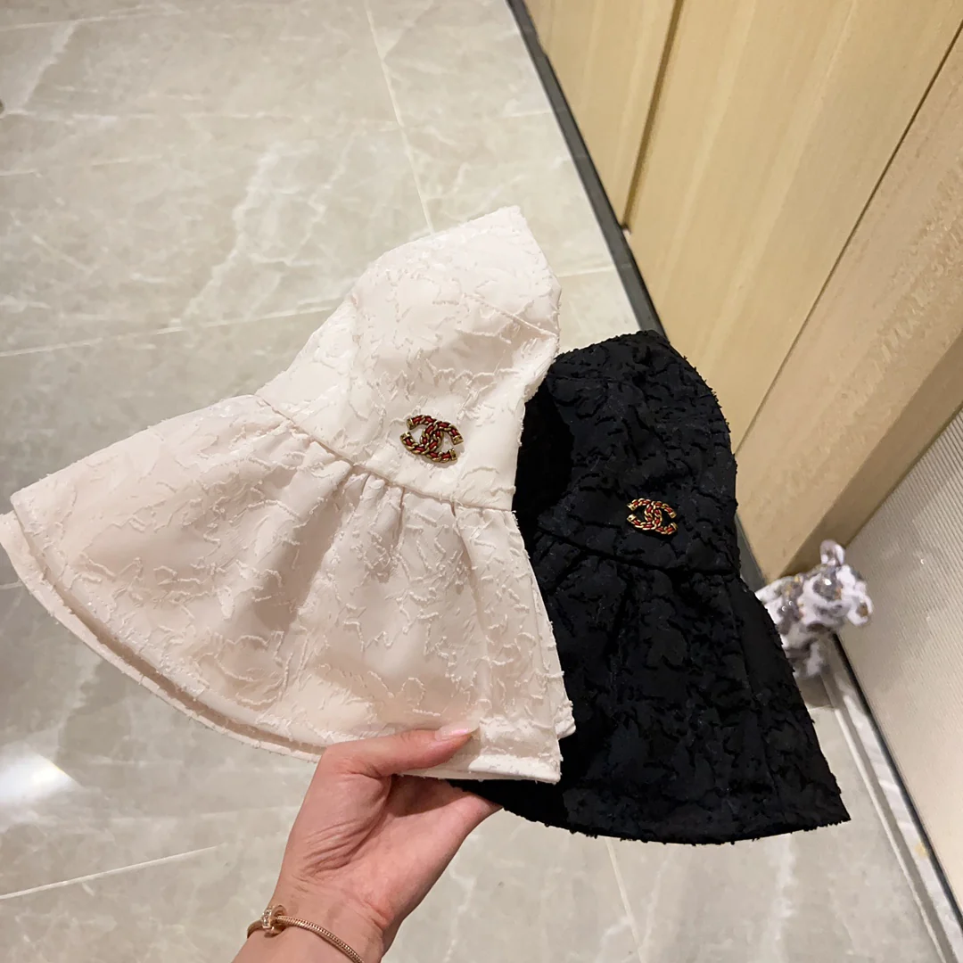 Новинка сезона весна/лето 2023 от Chanel - Складная рыбацкая шляпа - Черная