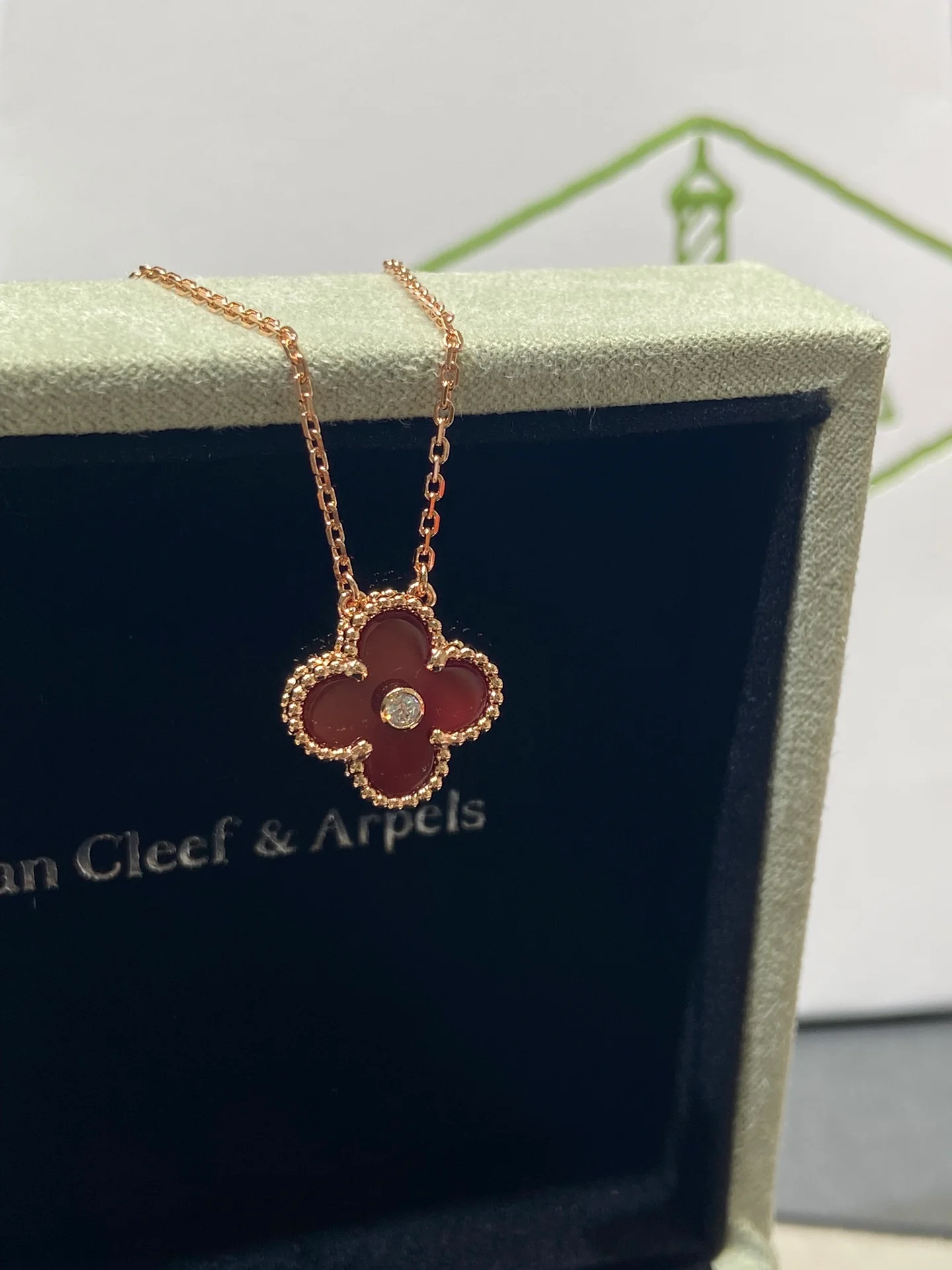 Van Vuitton - Колье 042