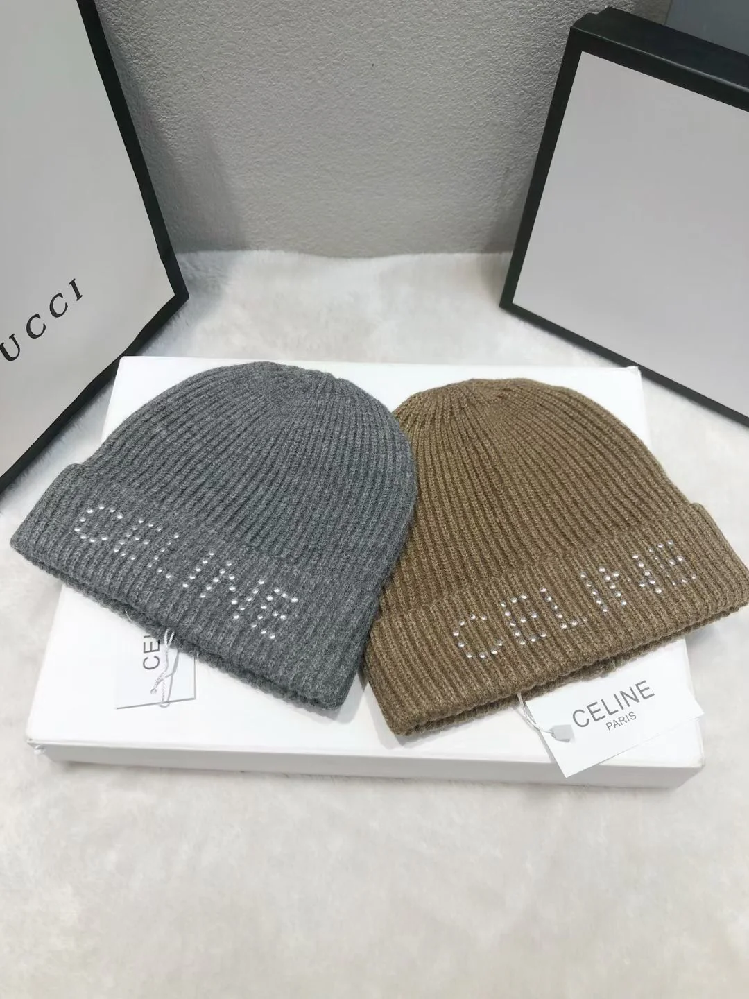 Вязаная шапка Celine с заклепками