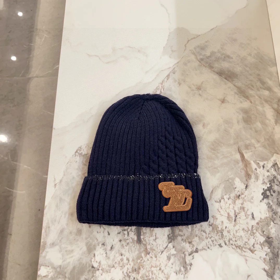 LV - Вязаная шапка с кожаной этикеткой - Черная