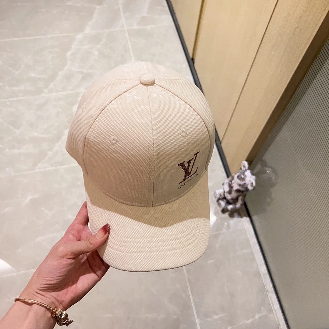 Новинка сезона весна/лето 2023 от LV - Бейсболка - Off-White