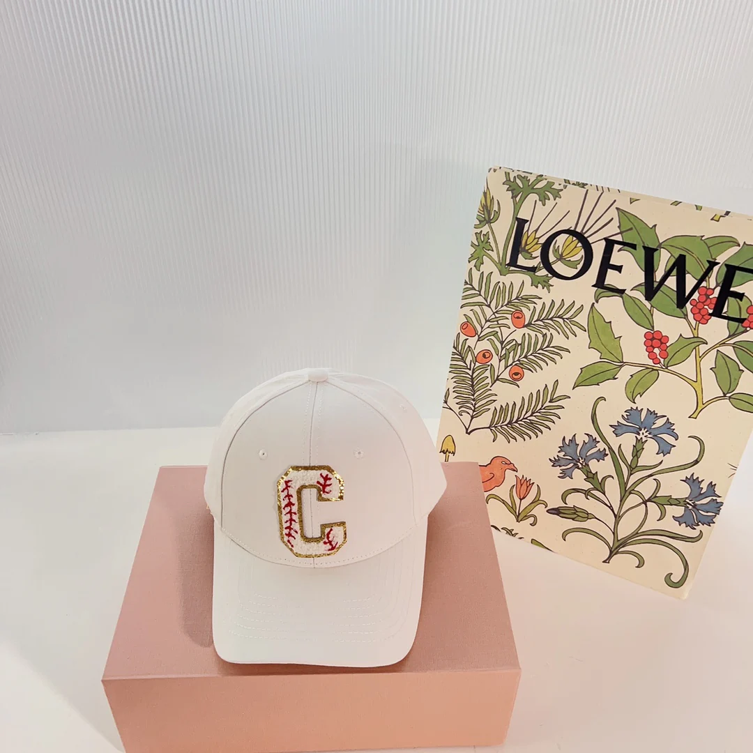 Бейсболка Celine - белая