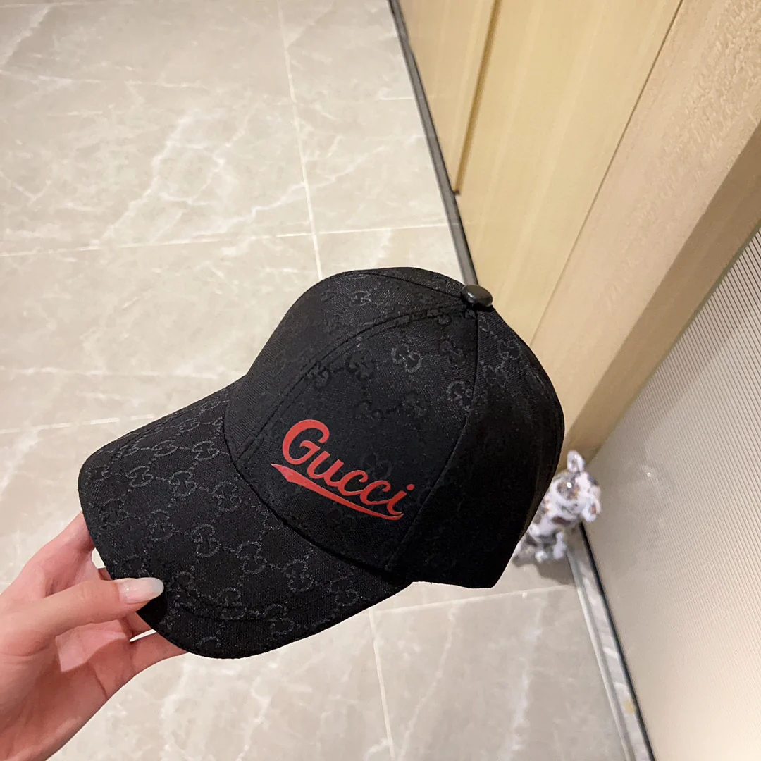 Новинка сезона весна/лето 2023 от Gucci - бейсболка с монограммой - черная - 1