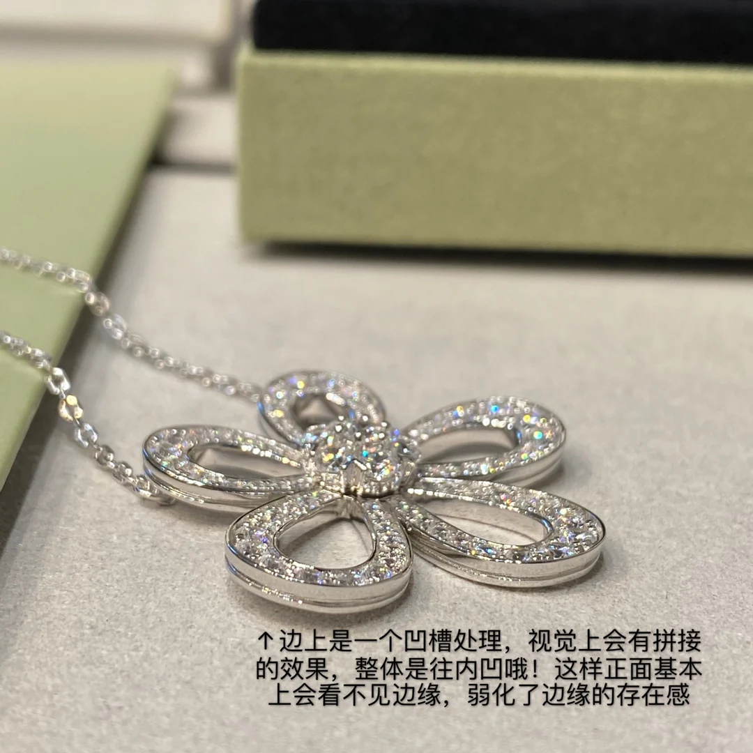 Van Vuitton - Колье 132