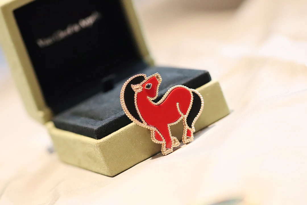 Van Ville - Брошь 012