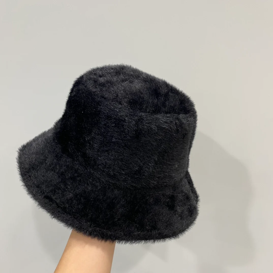 Balenciaga - Рыбацкая шапка из норки - Черная