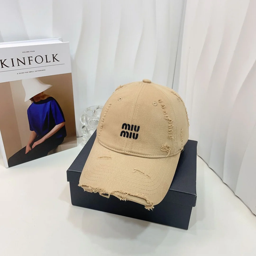 Miu Miu - Новая рваная бейсболка в уличном стиле