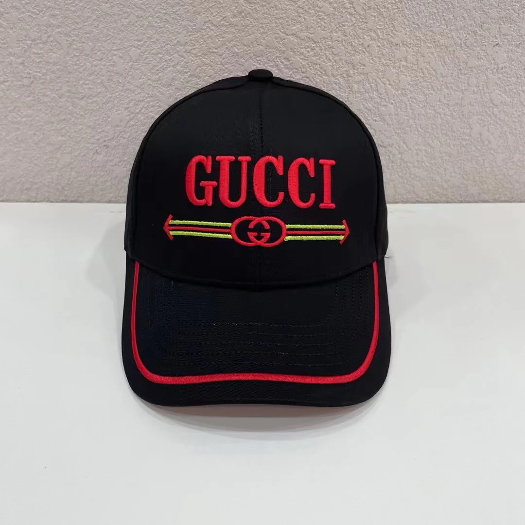 Gucci - Новая вышитая бейсболка с эффектом потертости