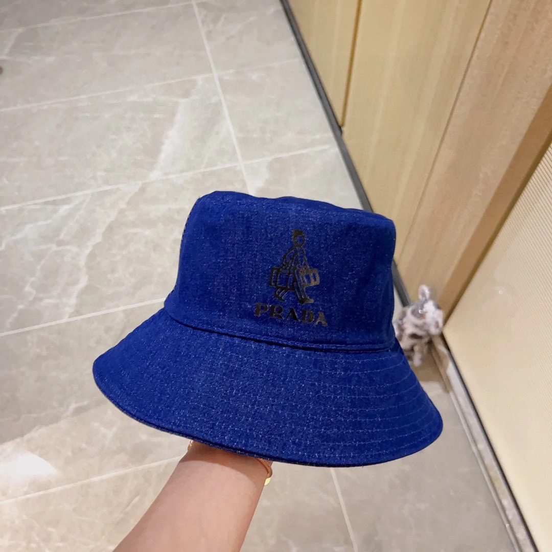 Новинка сезона весна/лето 2023 от Prada - Двусторонняя джинсовая панама - Синяя